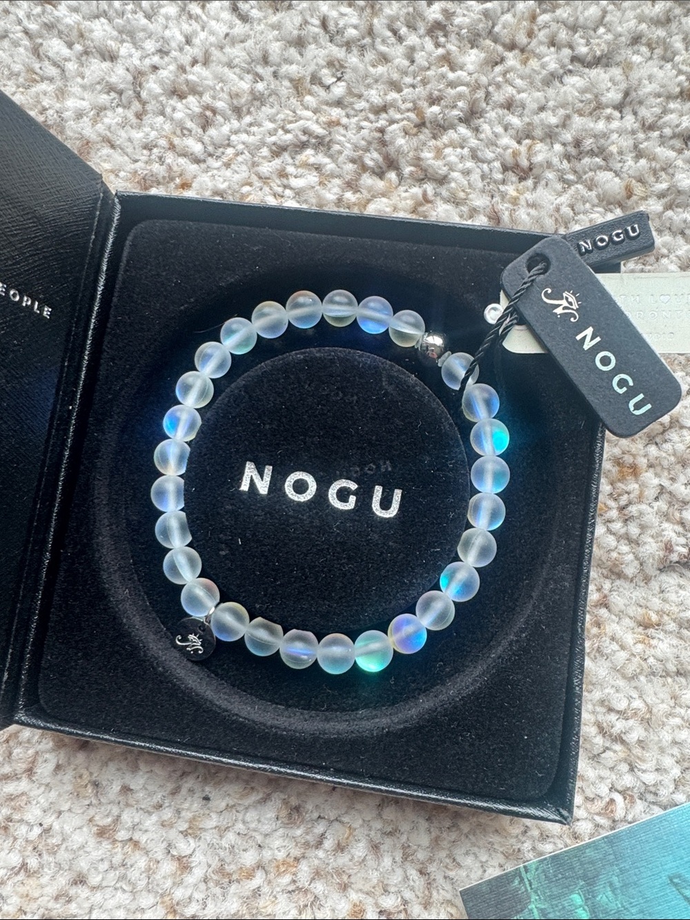 NWT NOGU mermaid glass bracelet